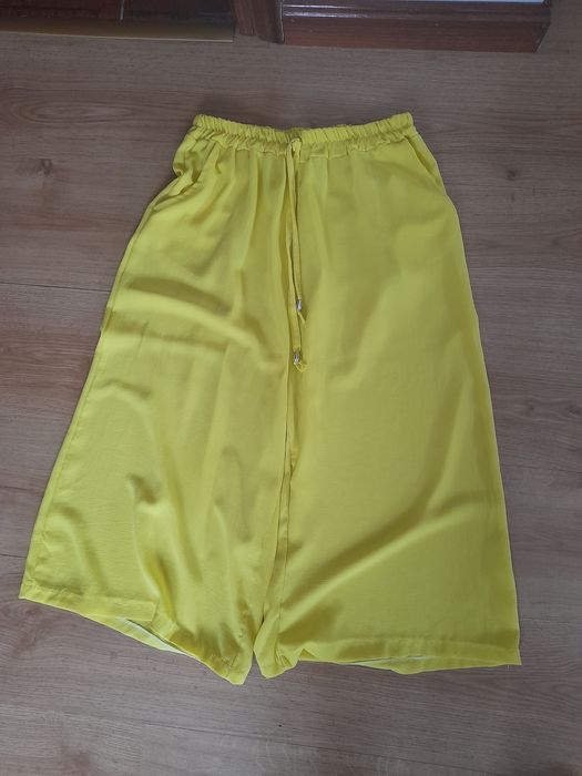 Calças  largas amarelo