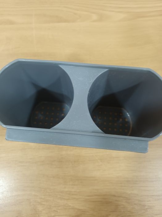 Escorredor de talheres em plástico cinzento