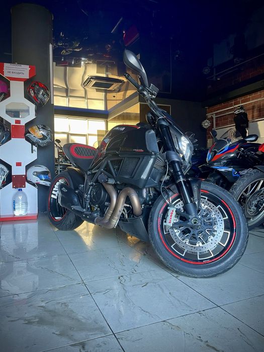 Ducati Diavel Carbon 2014