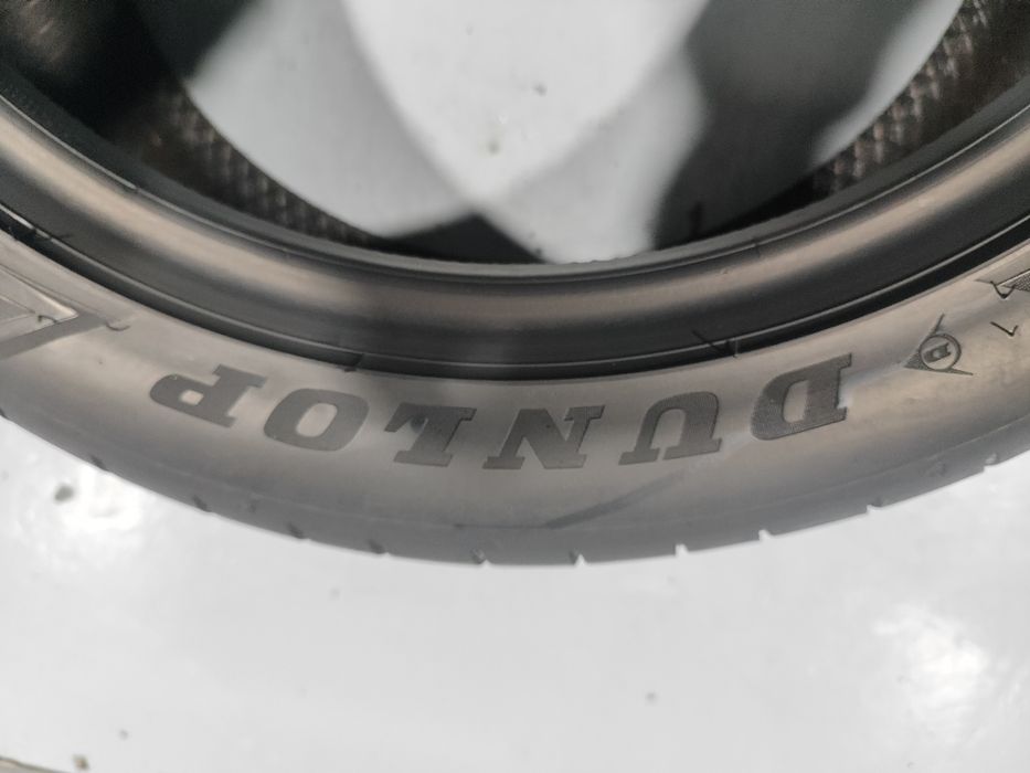 2 pneus semi novos 215-45R17 Dunlop - Oferta dos portes