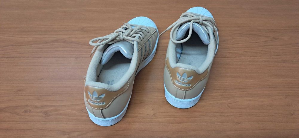 Ténis ADIDAS Super Star, tam. 37 1/3, bege e branco, como novos
