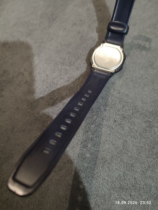 Zegarek Casio W-211, 50m