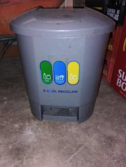 Caixote do Lixo de Reciclagem