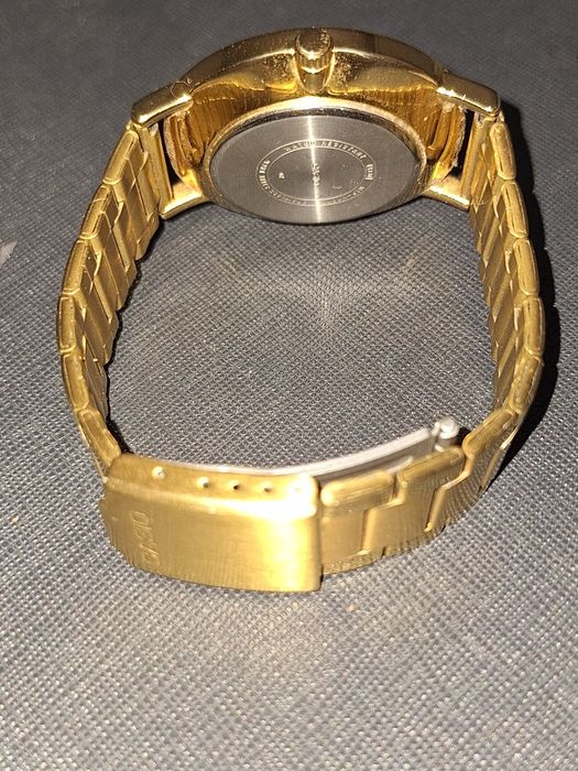 Zegarek Casio z bransoletą