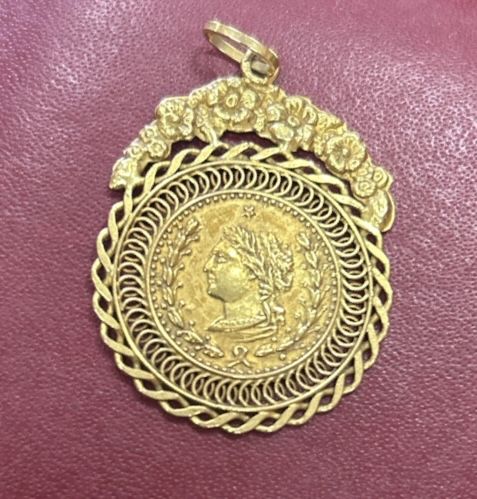 Medalha em ouro 19,2k, valor sentimental