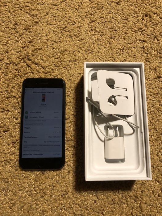 Продам IPhone 8 / 64ГБ