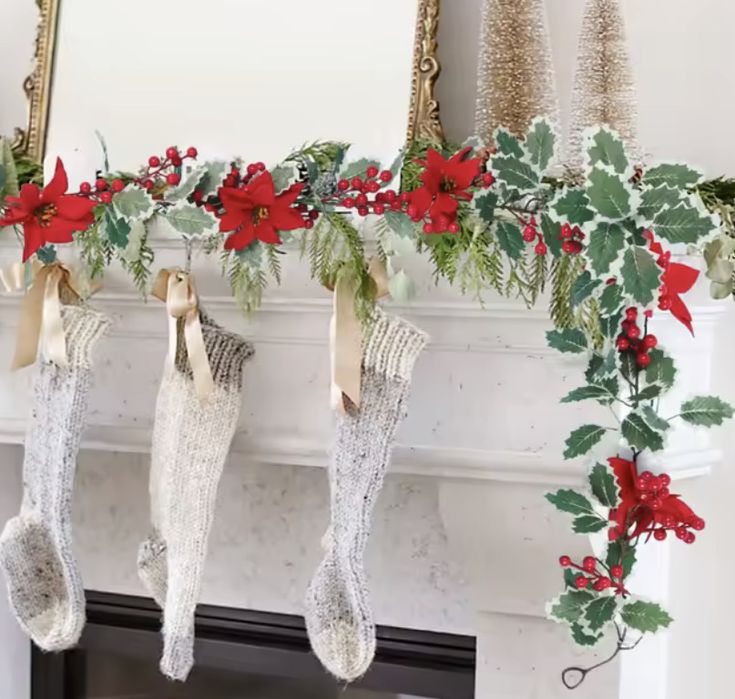 Новорічний декор різдвяна квітка гілка пуансетія молочай гірлянда