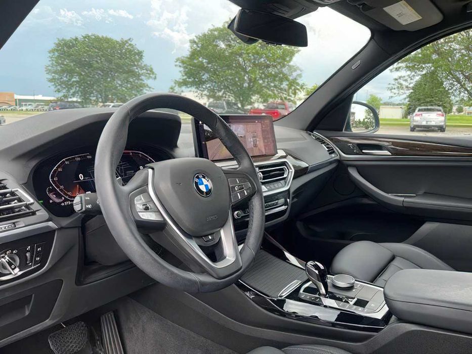 BMW X3      2023