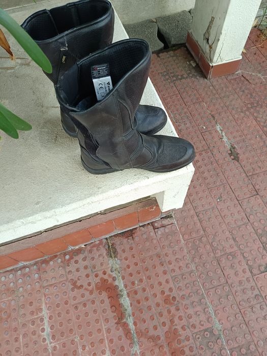 Botas de moto quase novas