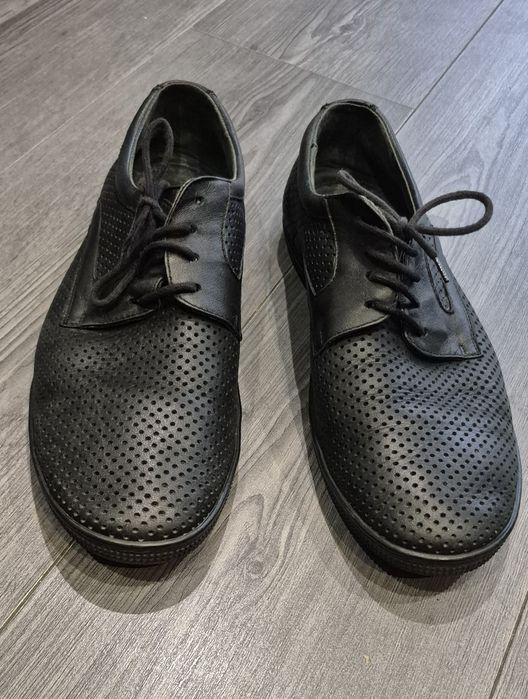 Buty skórzane męskie Gino Rossi rozmiar 41 27cm

- stan: bardzo dobry
