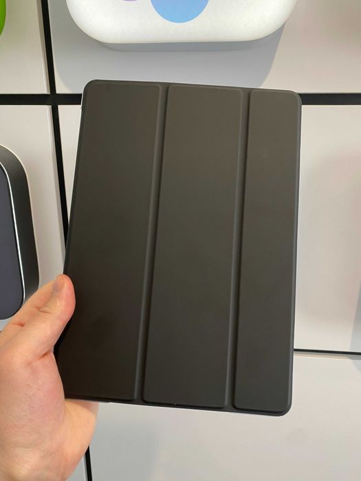 Apple iPad 6 32GB Wi-Fi + чехол защитный новый