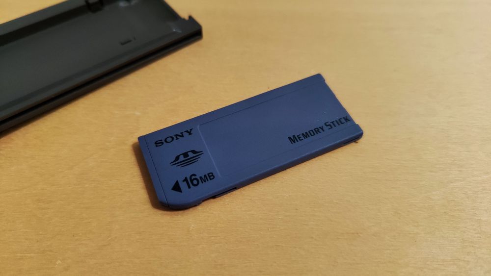 Cartão de memória Memory Stick da Sony com capacidade de 16 MB