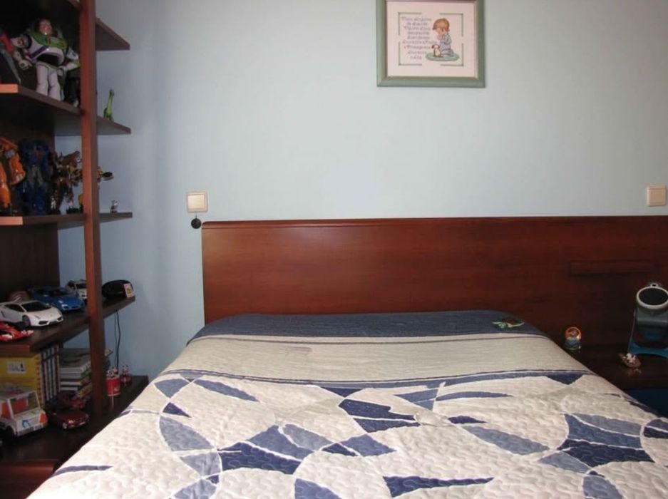 Cama de solteiro XL (corpo e meio)