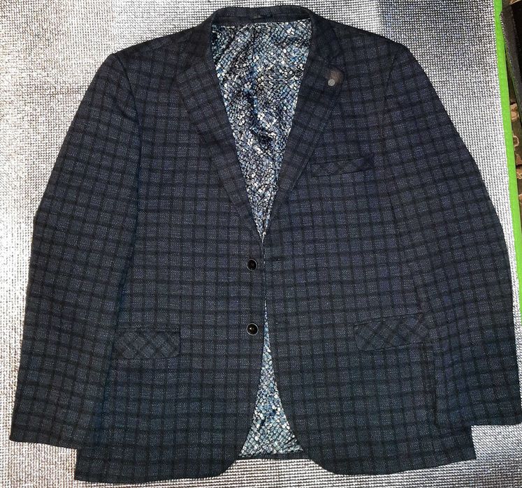 Стильний чоловічий піджак AMATO плечі - 52 см