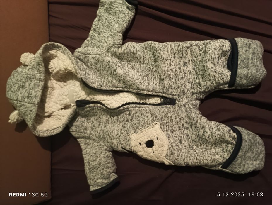 Kombinezon dla niemowlaka 62