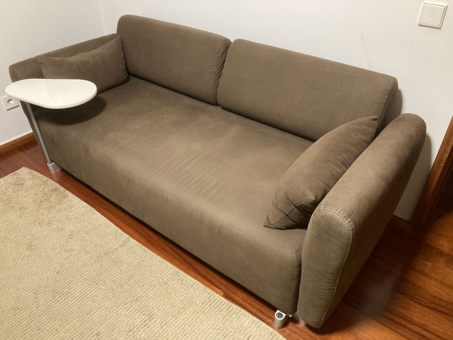 SOFÁ 3 Lugares (2,10 x 0, 80 x 0,60) com dois conjuntos de capas