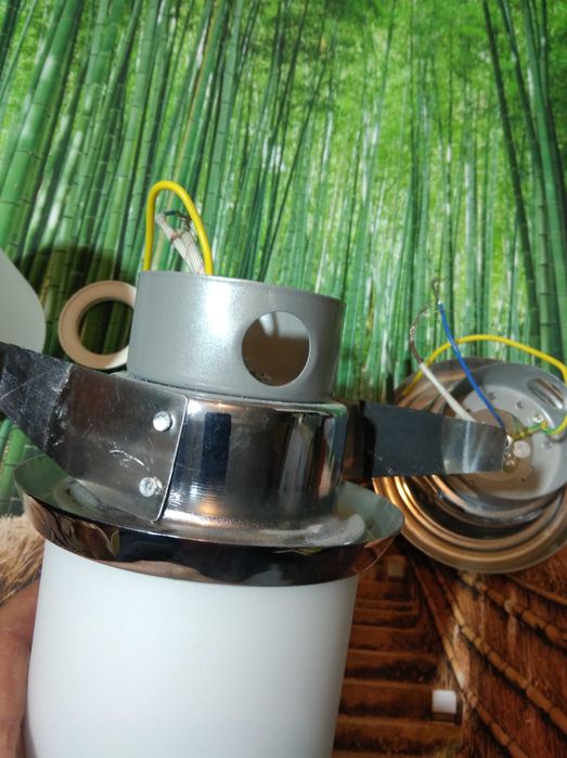 Потолочный светильник с плафоном, бра.