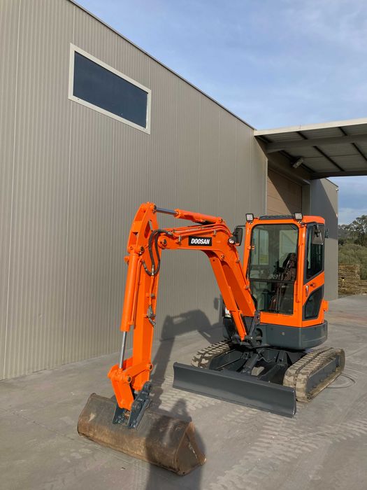 mini giratoria Doosan 3,5 t