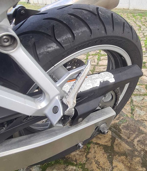 Suzuki SV650S 2005 (suspensão nova Ohlins)