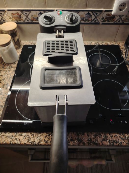 Fritadeira Eléctrica Doméstica