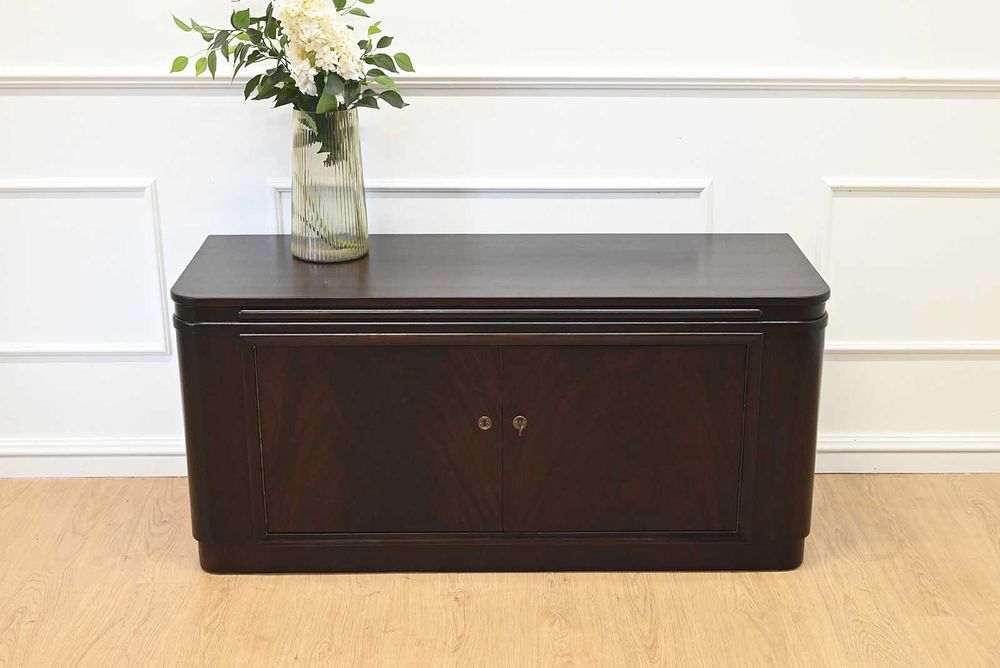 ciemna mahoniowa szafka art deco pod tv s080310