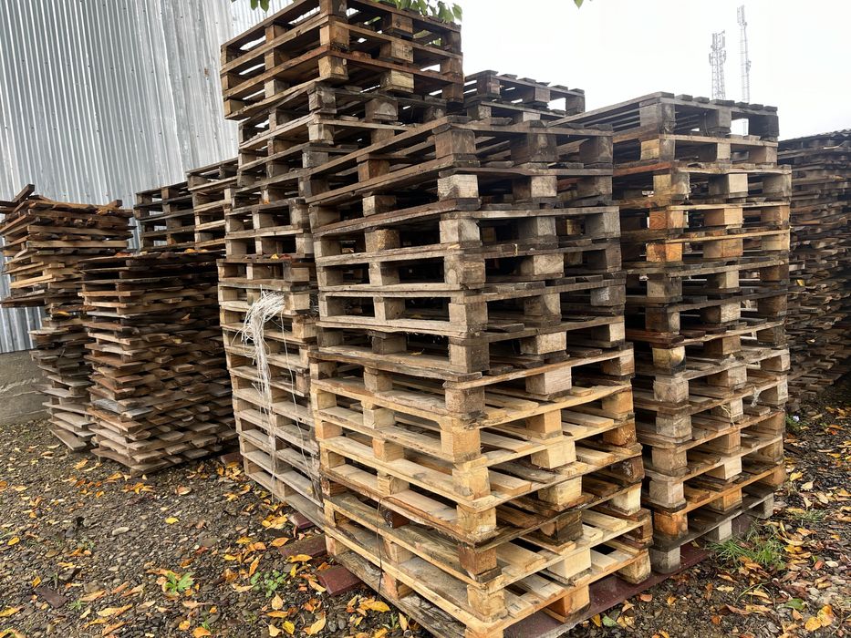 Продам піддони майже нові