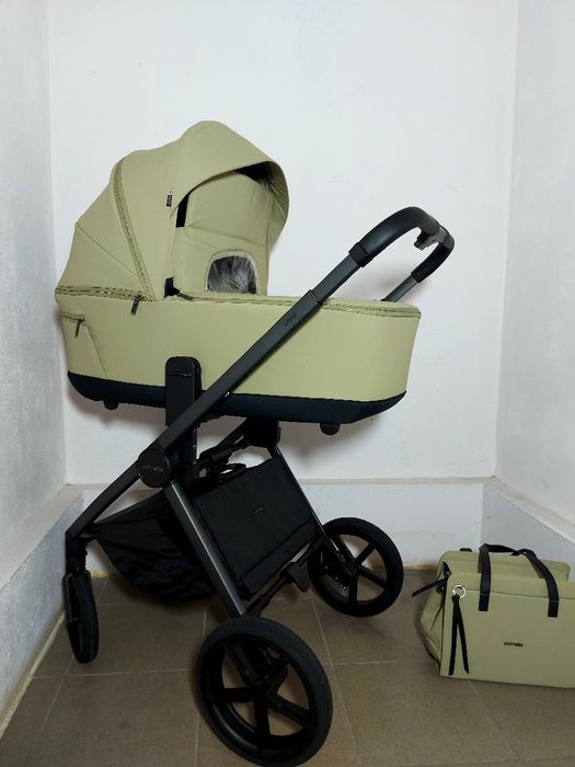 Коляска CARRELLO ULTRA інноваційна модель гарна амортизація