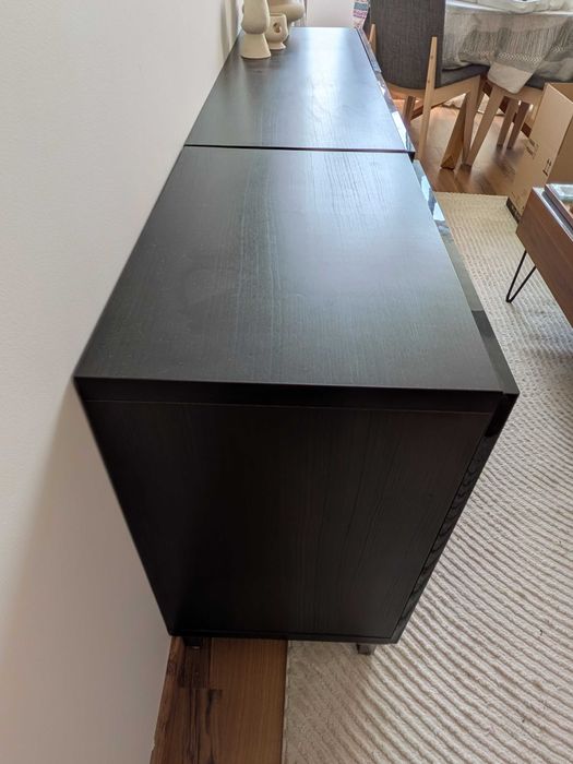 Aparador IKEA BESTÅ preto com pés - 180 cm