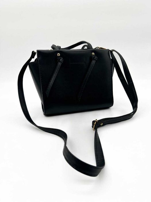 Чорна жіноча сумка / містка, практично як нова