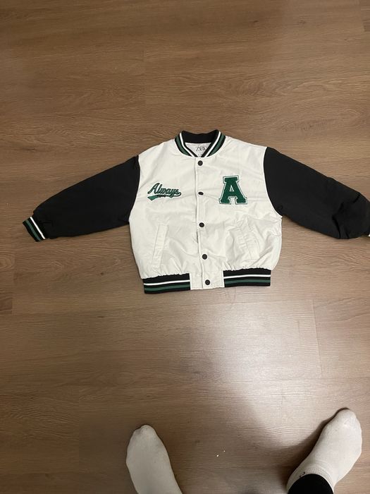 Детская курточка в отличном состояний