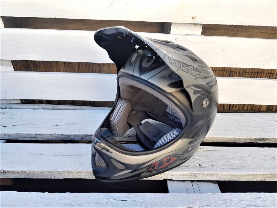 Capacete Troy Lee Designs D2 Carbon