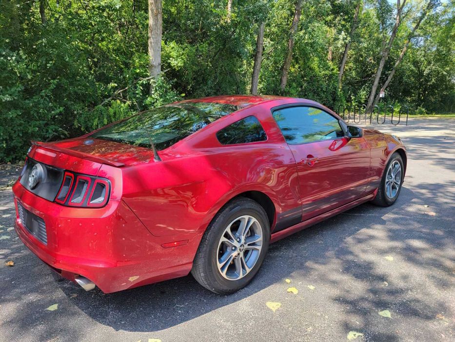 Ford Mustang V6      2014