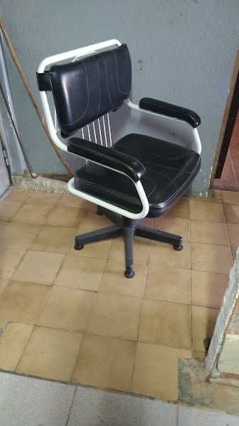 Cadeira nova com proteção