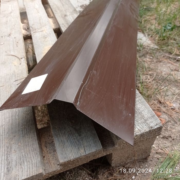 Конёк на крышу коричневый