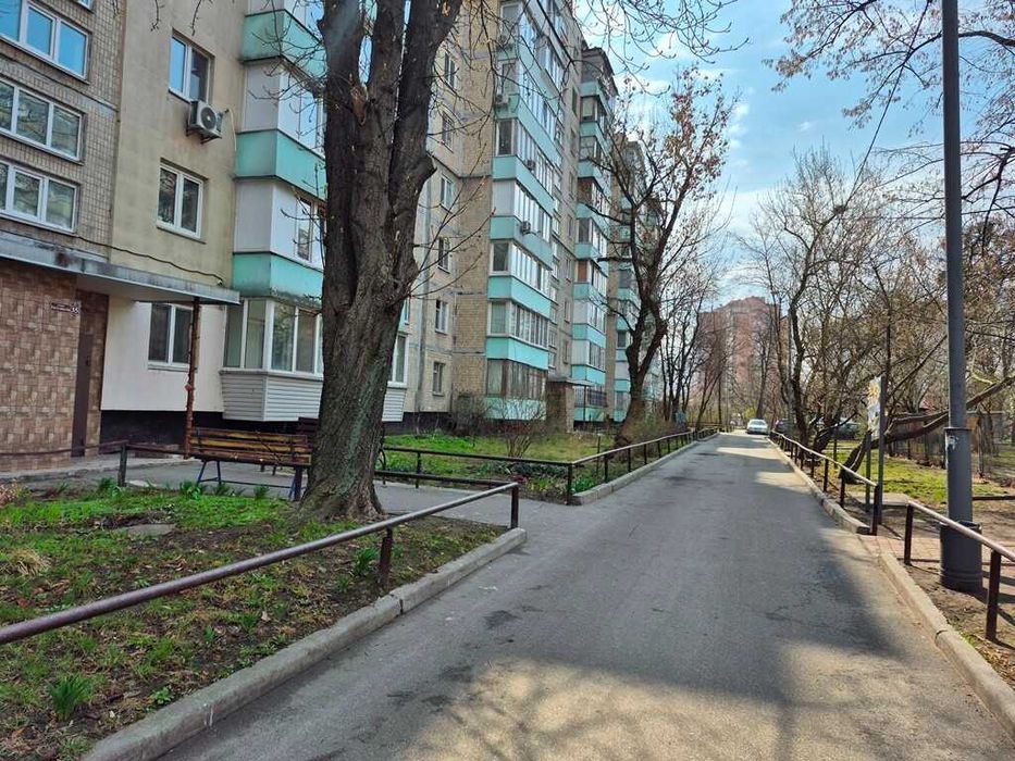 Оренда 2-кімнатна квартира на Русанівці, вул. Ентузіастів, 35