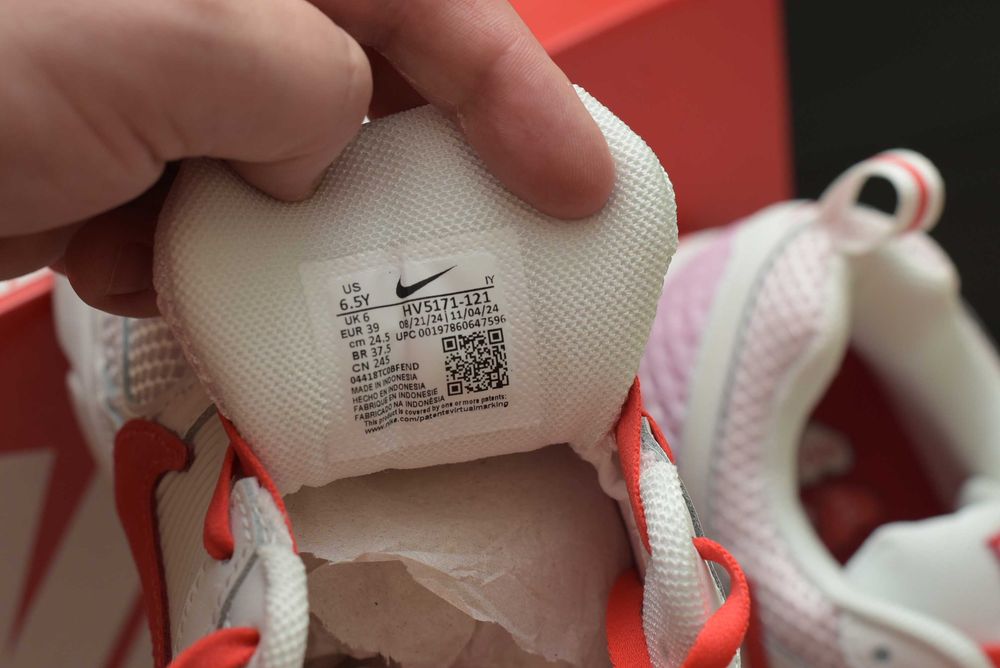 Оригінал! Жіночі кросівки кроссовки Nike Zoom Vomero 5 BG HV5171-121