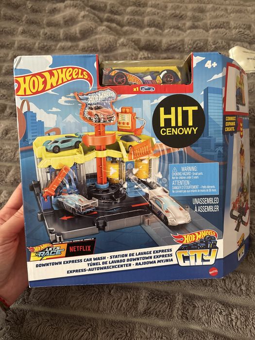 Ігровий набір Hot Wheels "Швидкісна автомийка"