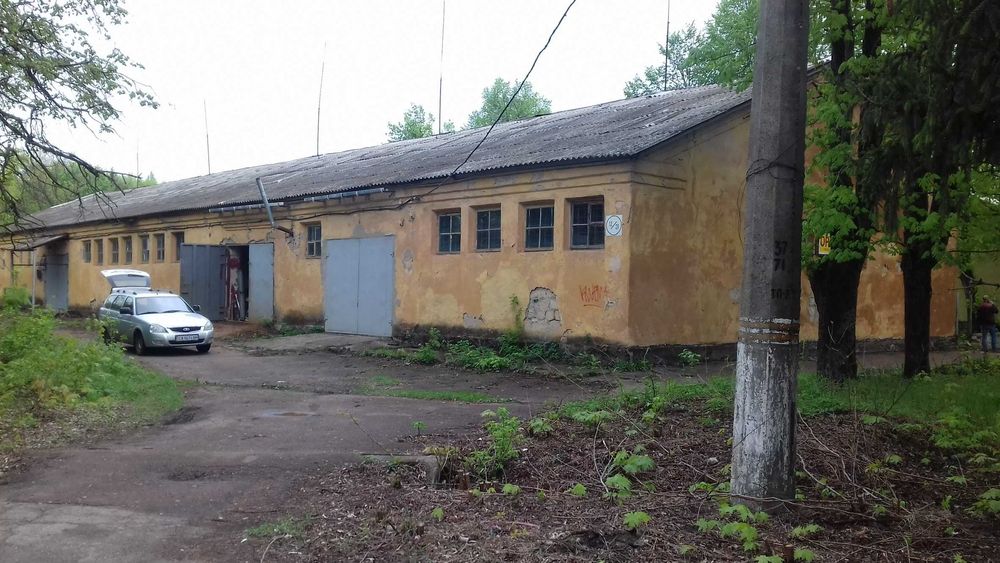 Продам  склад  виробництво  в  місті Прилуки 700 м\кв.