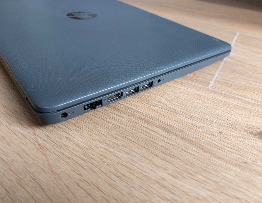 Laptop HP 255 G7 15.6" AMD 3150U 8 GB 256 GB SSD DVD