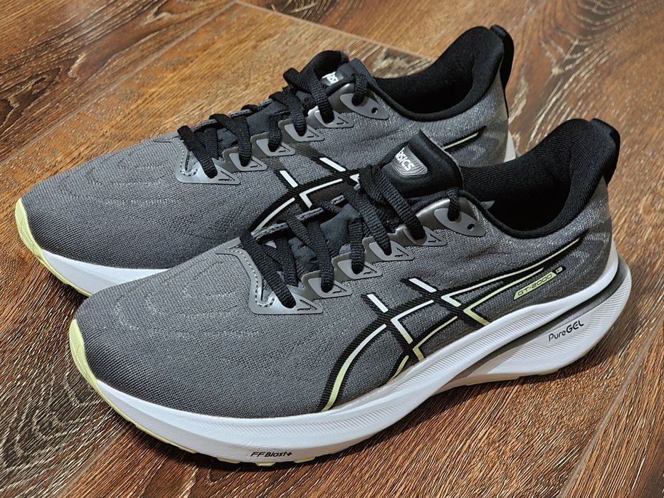 Оригінал 100% чоловічі кросівки asics gt 2000 13   EUR 41.5