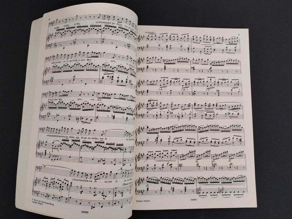Livro, Partitura Musical Bach