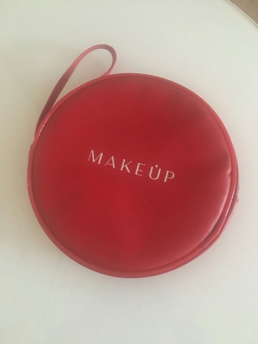 Стильная косметичка MAKE UP