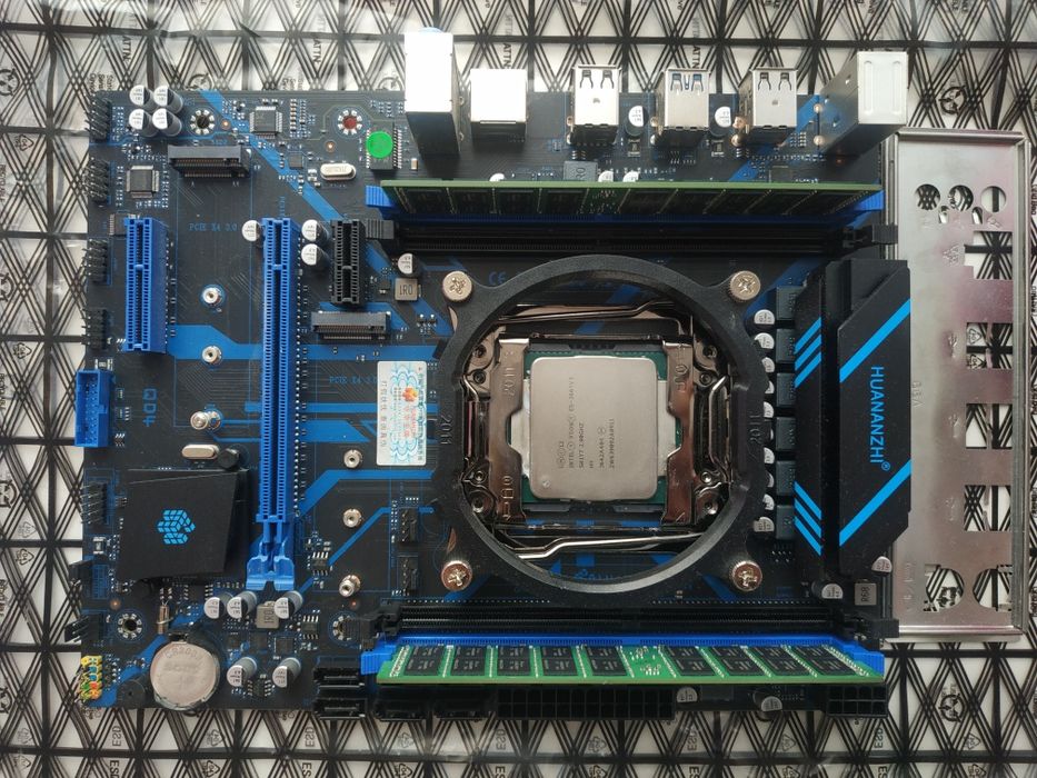 Комплект материнська плата LGA 2011-3 Huananzhi QD4/F8 Xeon 2666V3 32G