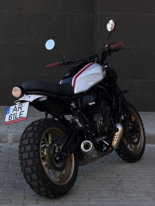 YAMAHA XSR 700 - Impecável!