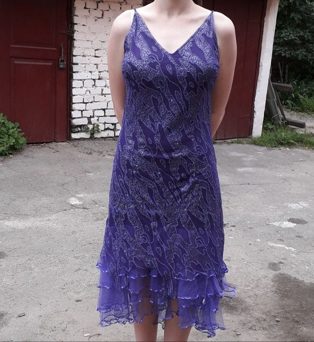 Продам      сукню