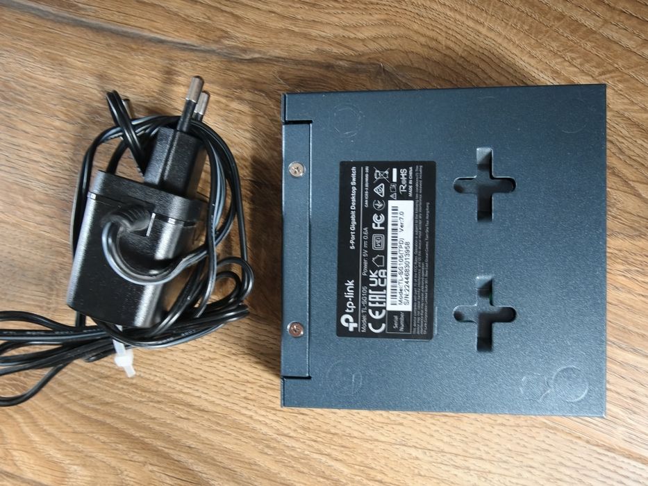 Switch TP-LINK TL-SG105