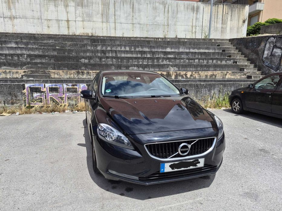 Volvo V40 D2 120 cv | 2016 | 162.000 km | Bom estado geral