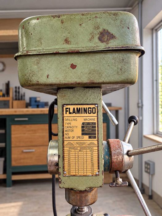 Furadora de coluna Flamingo SM-16J