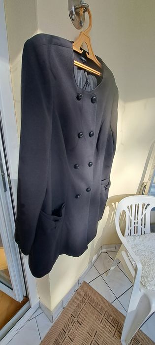 Czarny krótki  płaszczyk- kurtka - marynarka