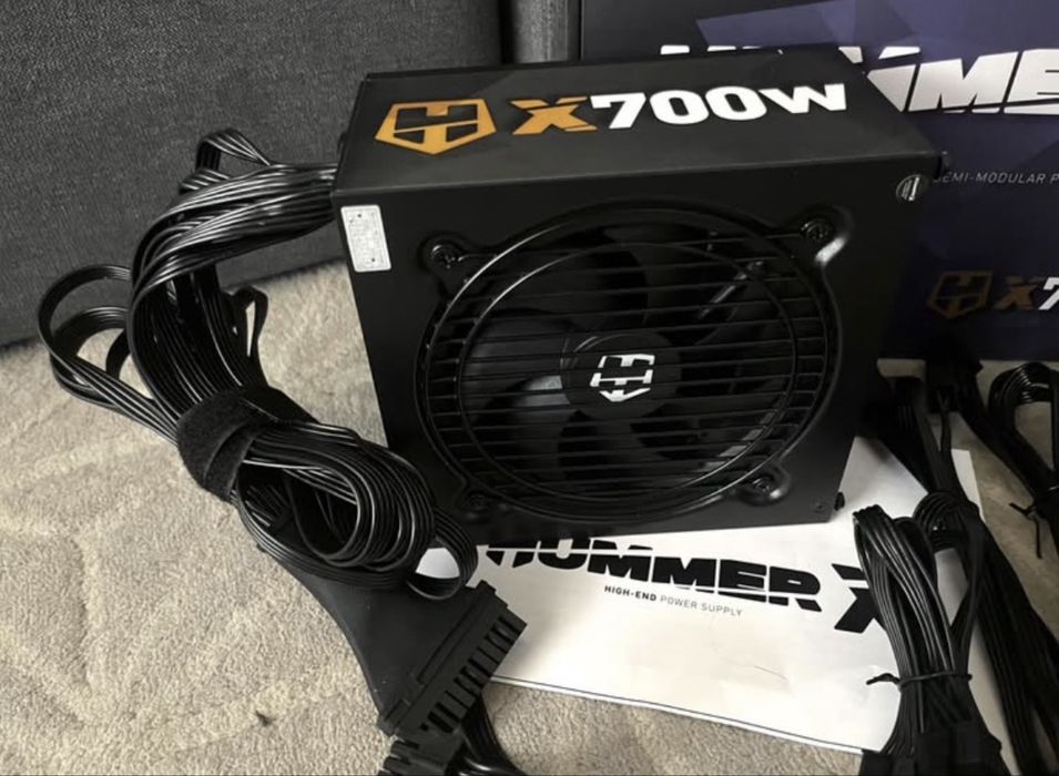 Fonte de Alimentação Nox Hummer X700W garantia